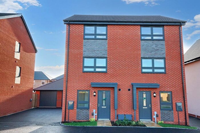 4 Bedroom Semi-Detached House To Rent In Bedroom Semi Detached House In White Lias Way, Lighthorne, CV33