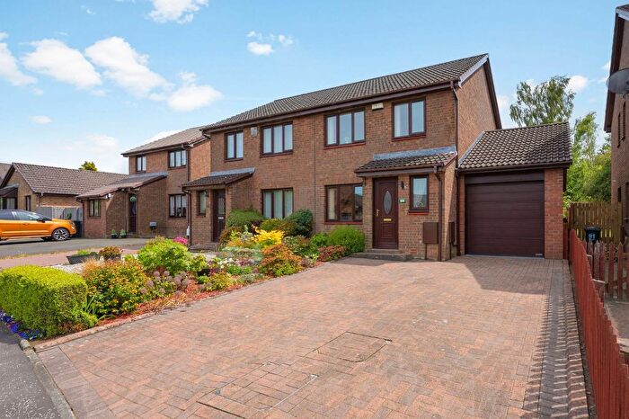 3 Bedroom Semi-Detached House For Sale In Robertson Way, Livingston, EH54