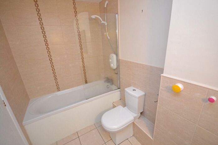 1 Bedroom Flat To Rent In Tytler Gardens, Abbeyhill, Edinburgh, EH8