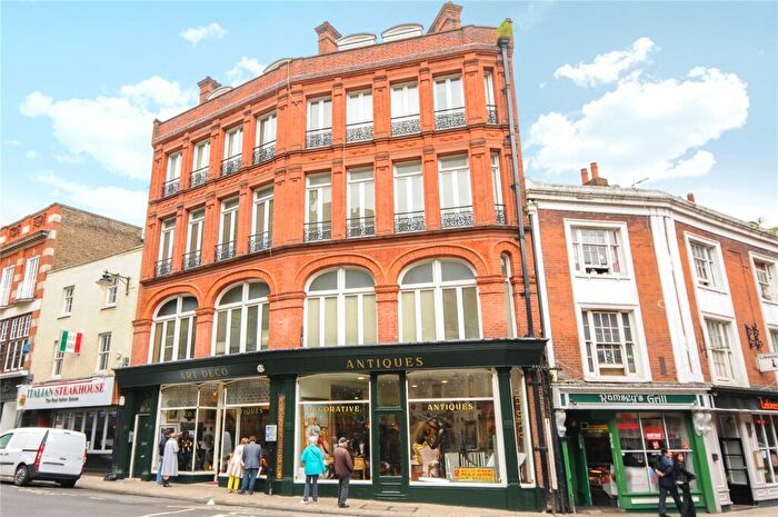 2 Bedroom Apartment To Rent In Thames Street, Windsor, Berkshire, SL4
