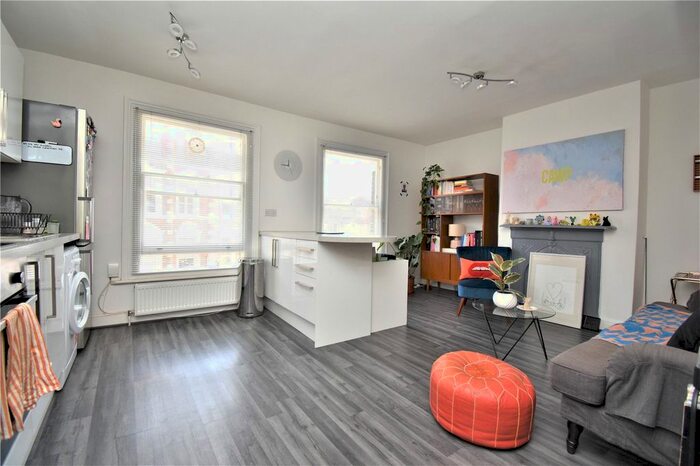 1 Bedroom Flat To Rent In The Broadway, Crouch End, London, N8