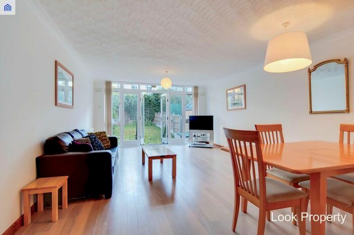 4 Bedroom Town House To Rent In Eaton Terrace, Aberavon Road, London, E3