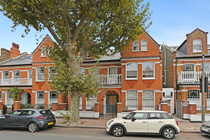 2 Bedroom Flat For Sale In Dalebury Road, London, SW17