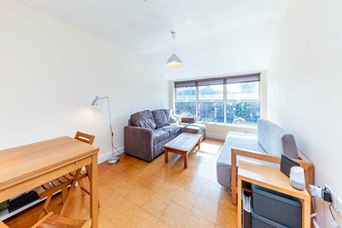 1 Bedroom Flat To Rent In Mackenzie Road, Caledonian Road, N7
