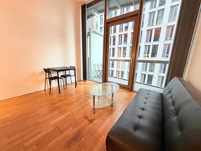 Flat To Rent In Abito, Greengate, Salford, M3