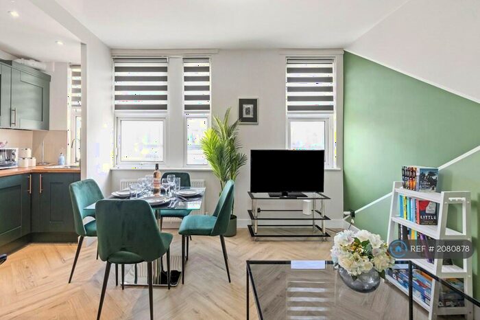 2 Bedroom Flat To Rent In Lavender Hill, London, SW11