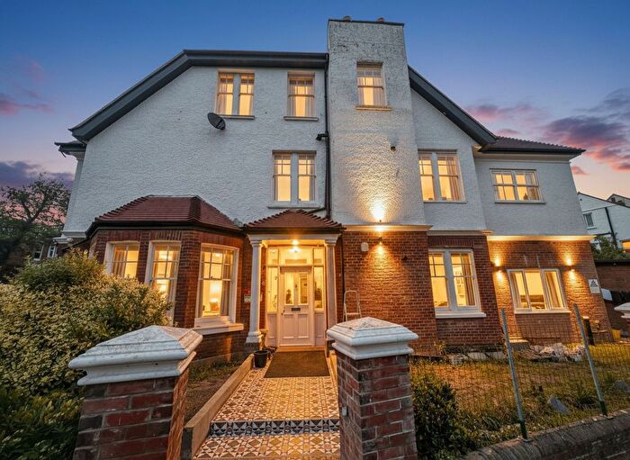 3 Bedroom Flat To Rent In Wilbury Villas, Hove, BN3