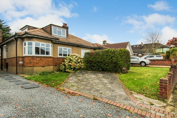 3 Bedroom Bungalow To Rent In Longview Villas, Collier Row Road, Romford RM5