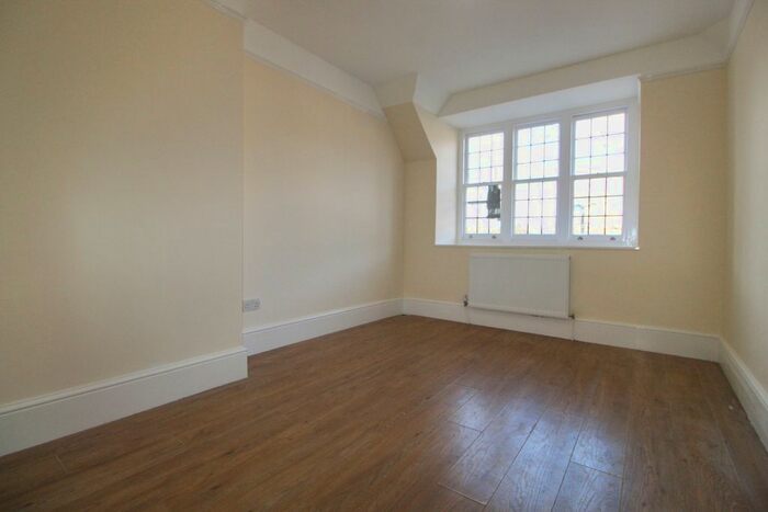 2 Bedroom Flat To Rent In Green Lane, Northwood, HA6