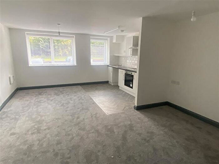Studio To Rent In Ground Floor, Brecon House, Browns Green, Birmingham, B20