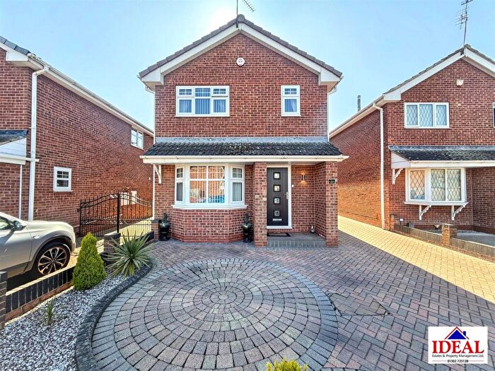 3 Bedroom Detached House For Sale In Manor Farm Close, Adwick-Le-Street, DN6