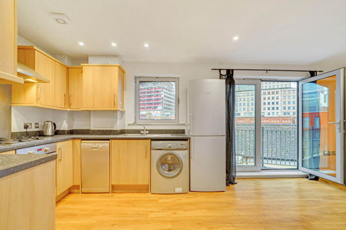 1 Bedroom Apartment To Rent In Storehouse Mews, London, E14