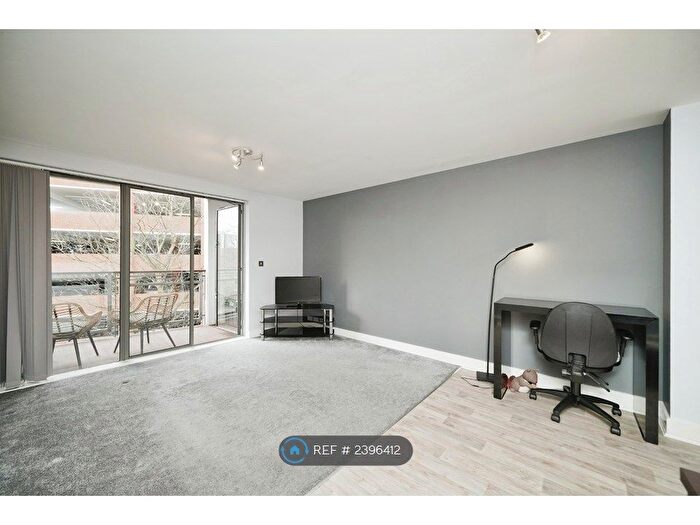 1 Bedroom Flat To Rent In The Bittoms, Kingston Upon Thames, KT1