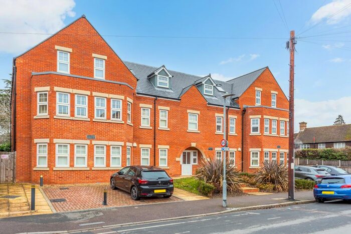 2 Bedroom Flat To Rent In Alexandra Road, Watford, WD17