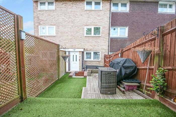 2 Bedroom Flat For Sale In Staplehurst Close, Weston, SO19