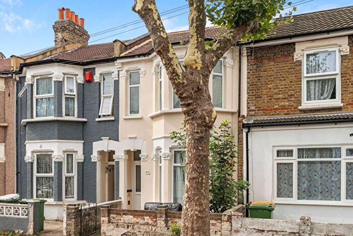 4 Bedroom House To Rent In Ashley Road, Forest Gate, London, E7