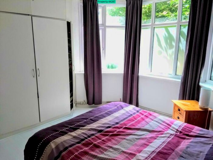 2 Bedroom Ground Maisonette To Rent In Sherwood Park Road, Sutton, SM1