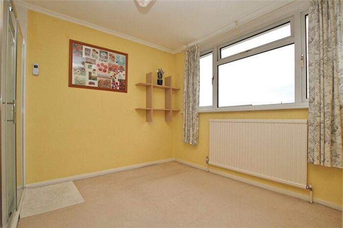 3 Bedroom Terraced House For Sale In Hazelwood Road, Knaphill, Woking, Surrey, GU21