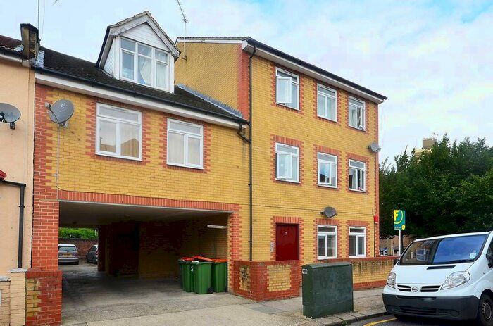 Studio To Rent In Pond Road, Stratford, London, E15