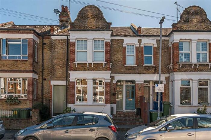 3 Bedroom Maisonette For Sale In Eversley Road, Charlton, SE7