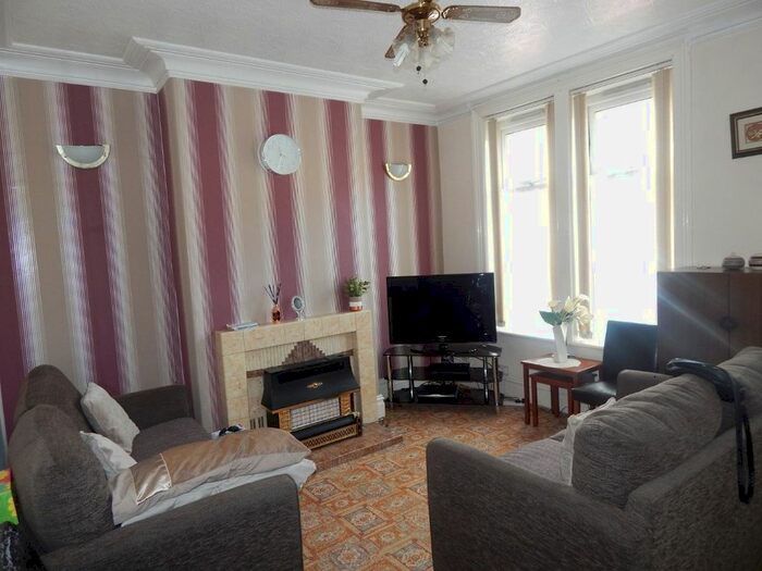 2 Bedroom Terraced House To Rent In Purlwell Lane, Batley, WF17