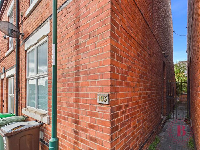 3 Bedroom End Of Terrace House For Sale In Harcourt Road, Nottingham, NG7