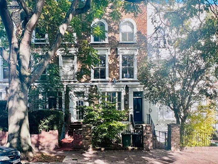 1 Bedroom Garage / Parking To Rent In Mildmay Road, London, N1