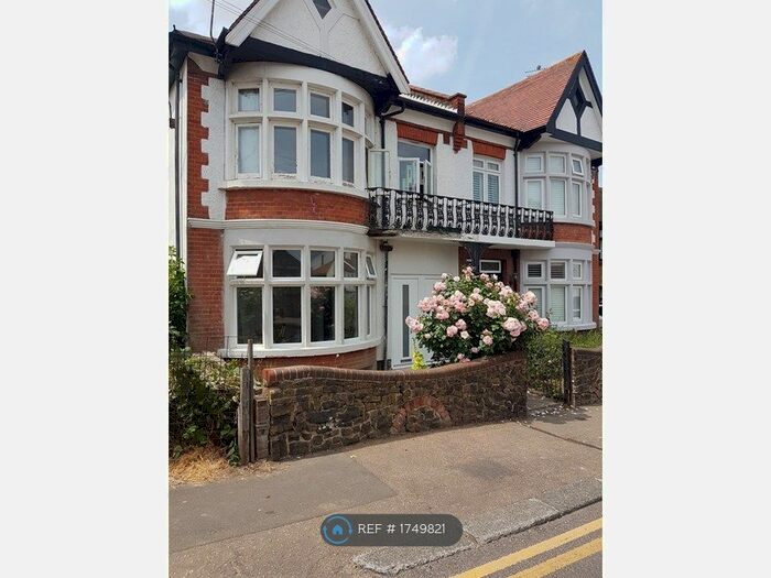 2 Bedroom Flat To Rent In Nelson Road, Leigh-On-Sea, SS9