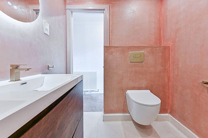 2 Bedroom Flat To Rent In Lewin Road, Streatham, London, SW16