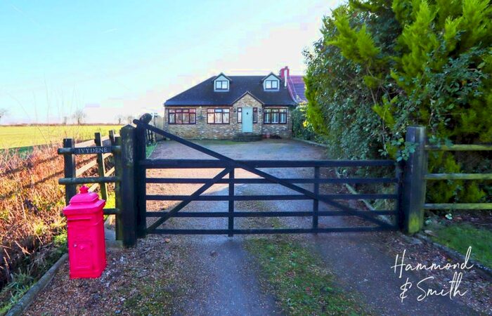 4 Bedroom Semi-Detached House For Sale In Foster Street, Harlow, CM17
