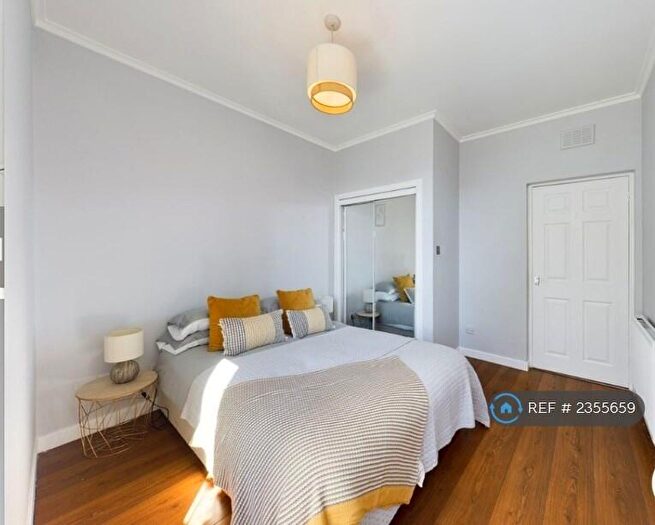 2 Bedroom Flat To Rent In Paisley Road West, Glasgow, G51