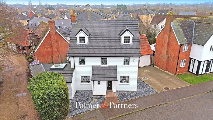 5 Bedroom Detached House For Sale In Gandalfs Ride, South Woodham Ferrers, Chelmsford, Essex, CM3