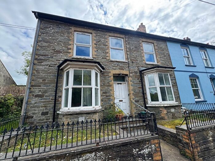 3 Bedroom Flat For Sale In Lewis Street, Pontwelly, Llandysul, SA44