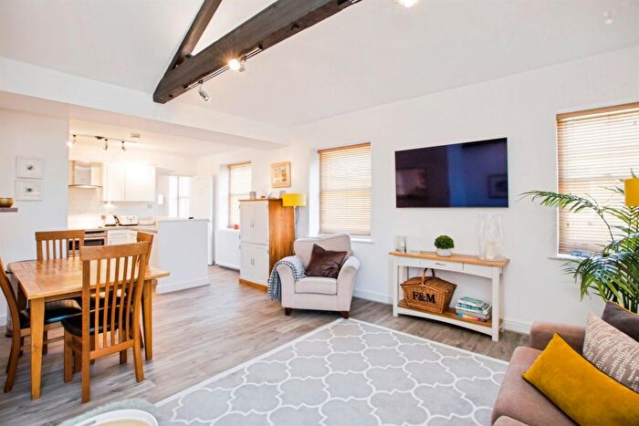 2 Bedroom Flat For Sale In Charlotte Close, Halifax, HX1