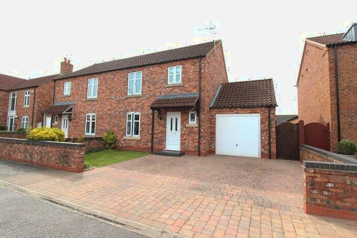 3 Bedroom Semi-Detached House To Rent In Mayfair Close, Cherry Willingham, Lincoln, LN3
