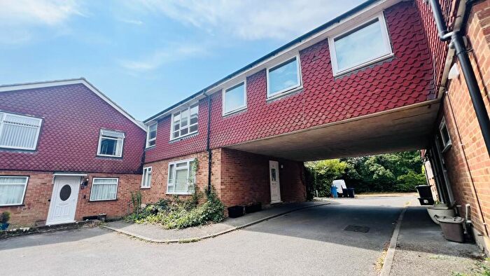 3 Bedroom Apartment To Rent In Windsor Lane, Burnham, Slough, SL1