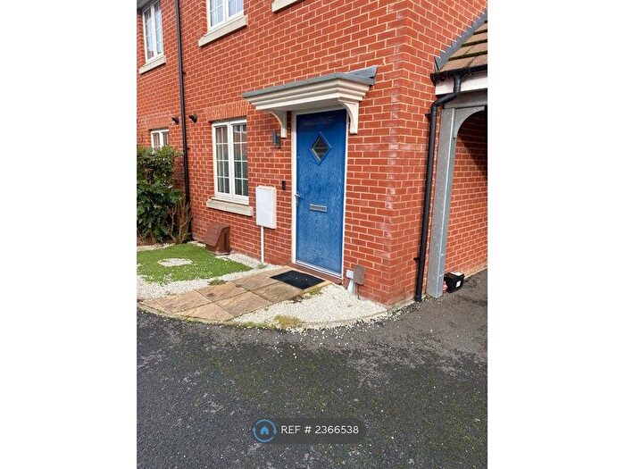 3 Bedroom Semi-Detached House To Rent In Porus Piece, Leighton Buzzard, LU7