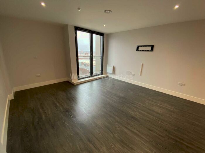 2 Bedroom Apartment To Rent In The Hallmark, Cheetham Hill Road, M4