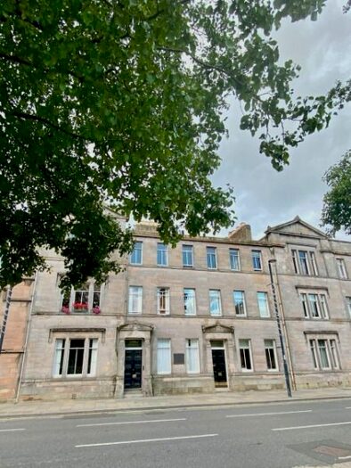 3 Bedroom Flat To Rent In Tay Street, Perth, Perthshire, PH1