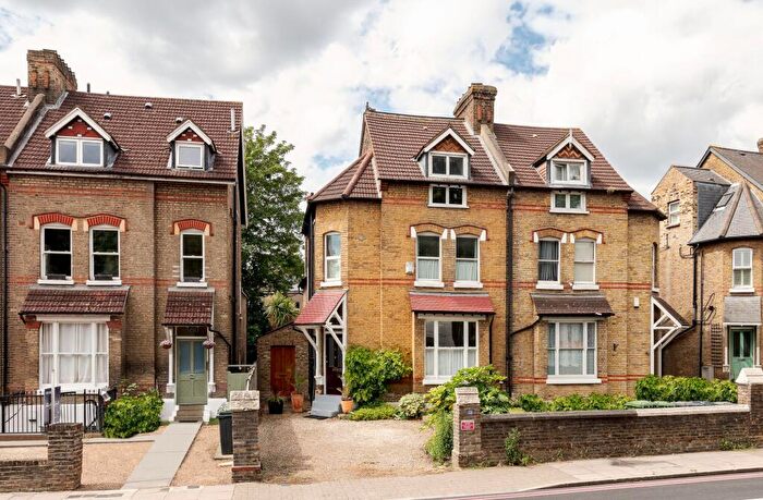5 Bedroom Semi-Detached House For Sale In Lee High Road, London, SE12