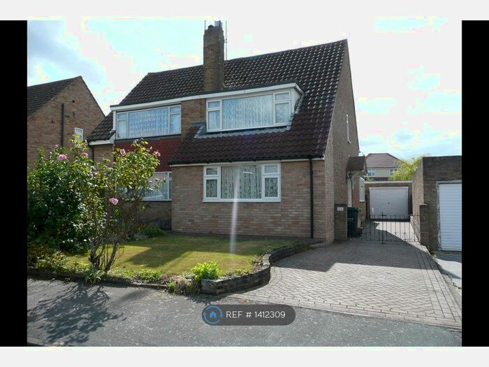 3 Bedroom Semi-Detached House To Rent In Oak Drive, Rochester, ME3