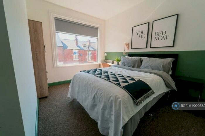 5 Bedroom Semi-Detached House To Rent In Ashford Road, Sheffield, S11