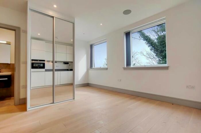 Studio To Rent In Coomb House, St Johns Road, Isleworth, TW7