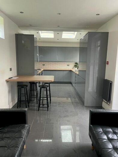 8 Bedroom Property To Rent In Bryn Road, Brynmill, Swansea, SA2