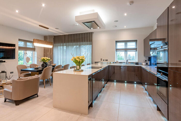 5 Bedroom Detached House For Sale In Cloister Way, Leamington Spa, Warwickshire, CV32