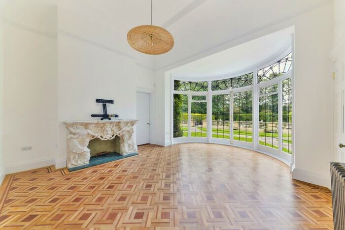 3 Bedroom Flat To Rent In Sydenham Hill London, SE26