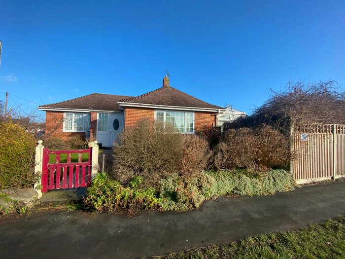 2 Bedroom Bungalow To Rent In Hatherley Crescent, Fareham PO16