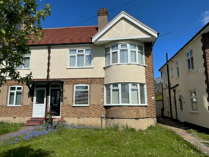 2 Bedroom Maisonette To Rent In Granton Avenue, Upminster, Essex, RM14