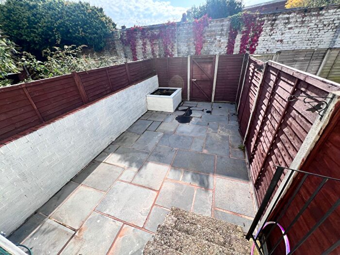 2 Bedroom End Of Terrace House To Rent In White Cloud Park, Southsea, PO4