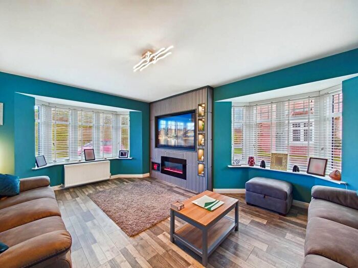 4 Bedroom Detached House For Sale In Retreat Place, Pontefract, WF8